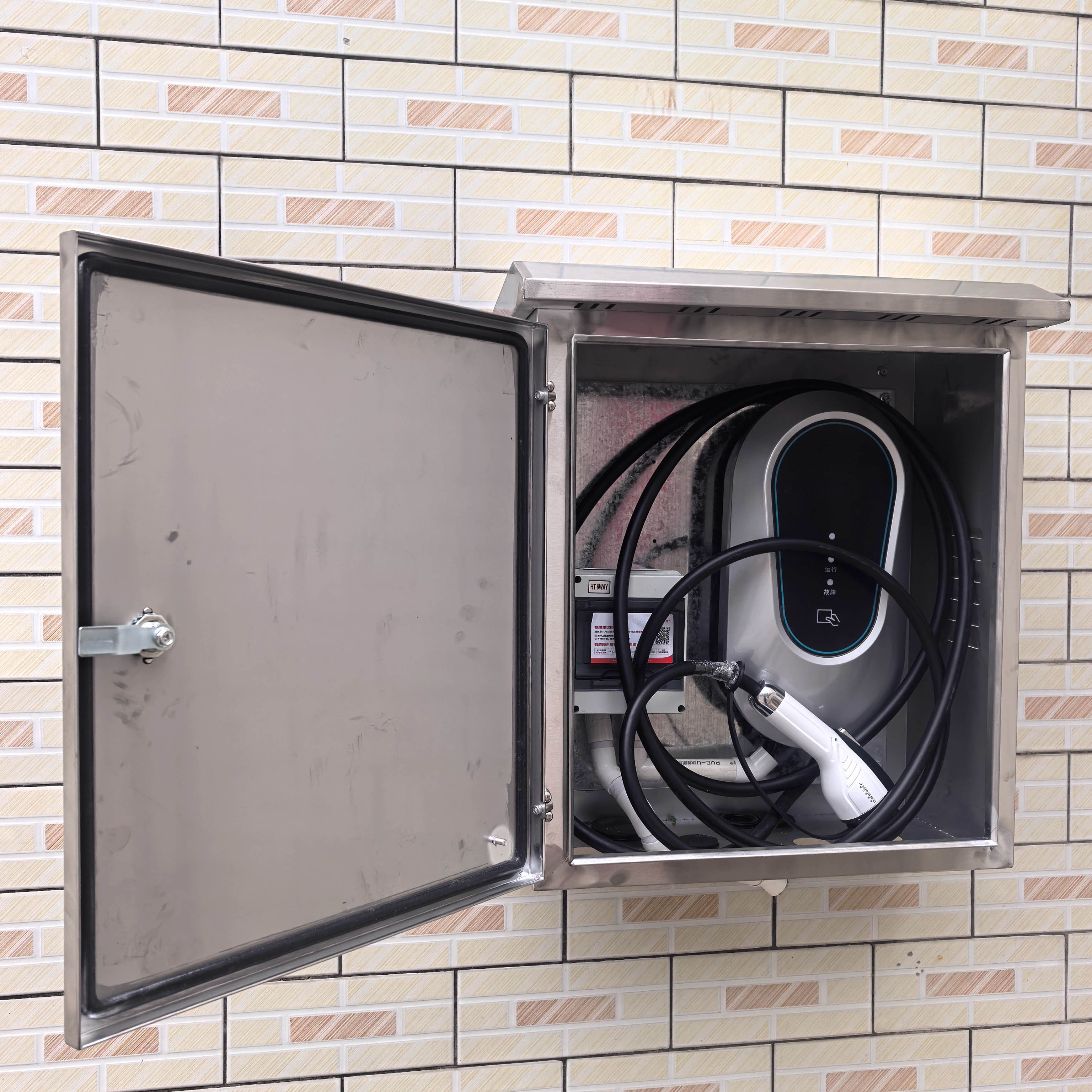 ¿Cómo los armarios de mando automatimejoran la seguridad en entornos peligrosos